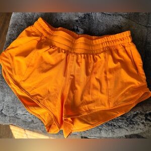 Lululemon Hotty Hot Low-Rise Lined Shorts 2.5” Orange Size 8